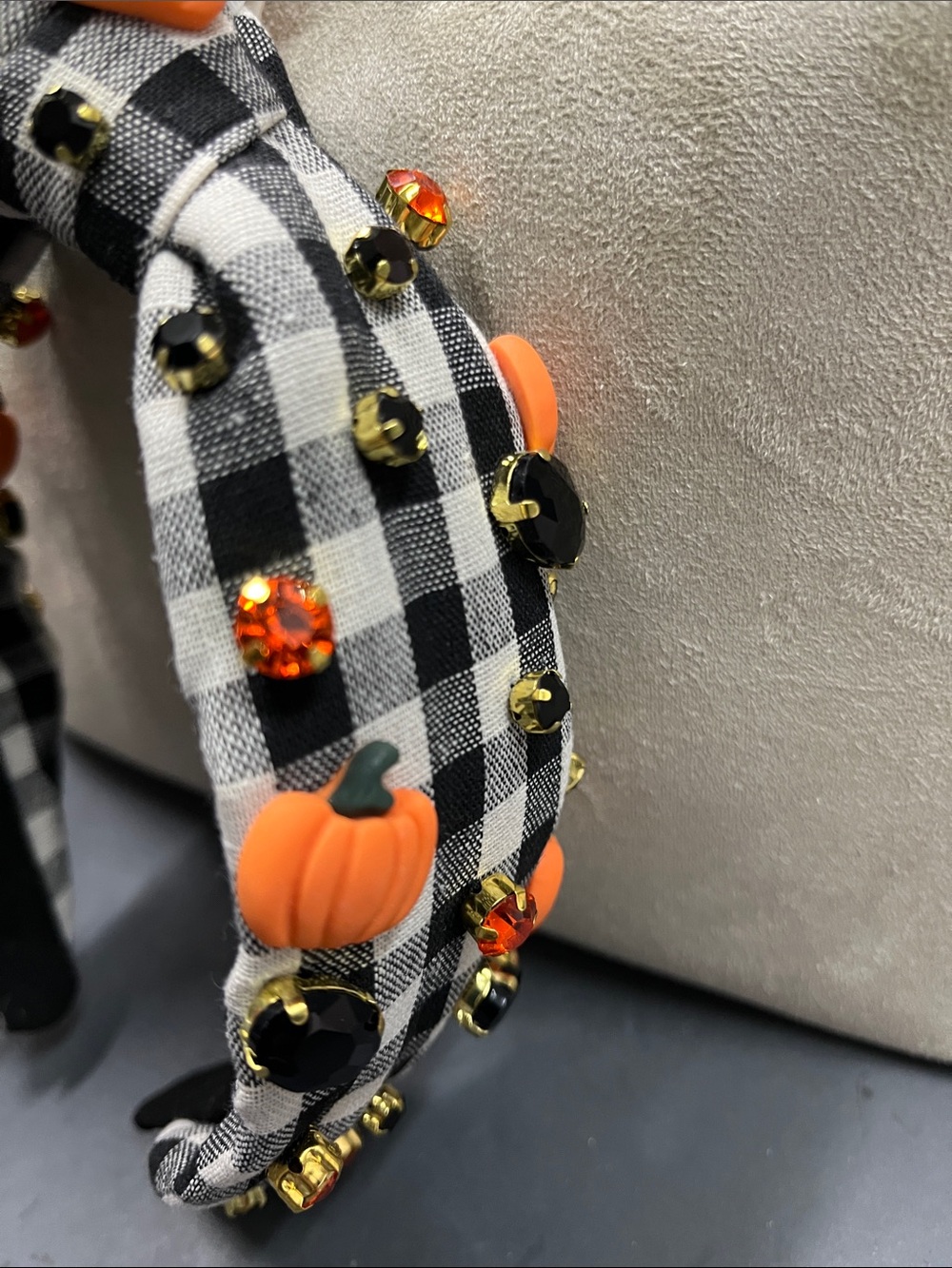 NWT Piper Black & White Gingham Headband with Orange Pumpkin Accents - Picture 4 of 5